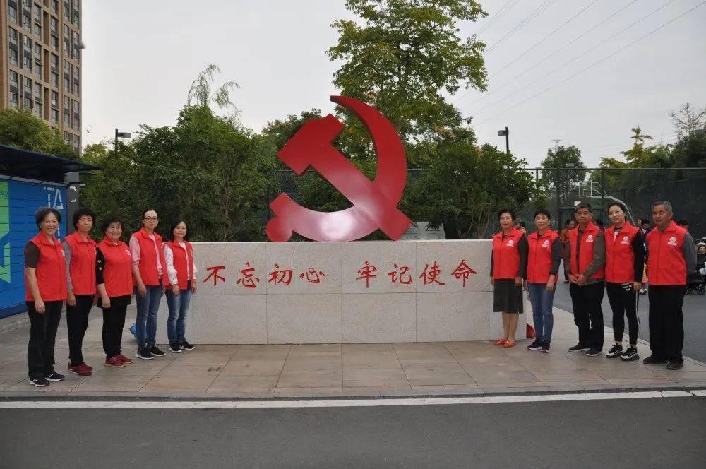 14岁她插足老师家庭,32岁她成了王妃,42岁晋升最美王后