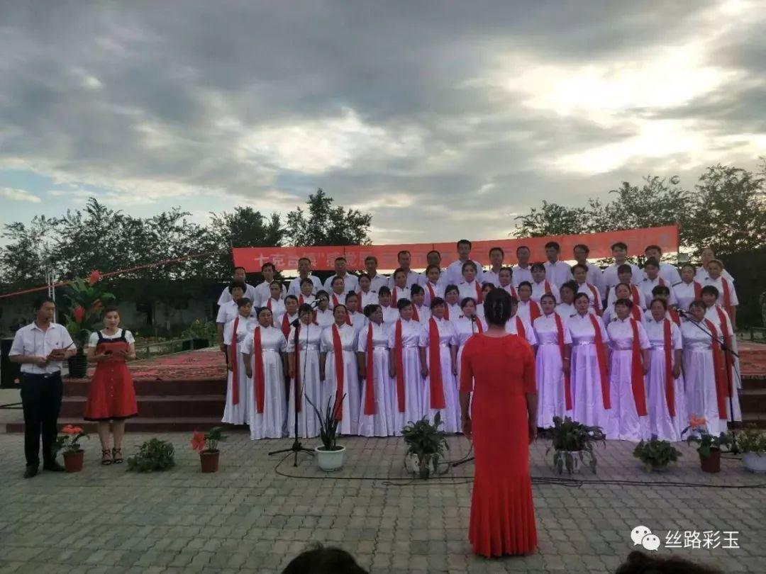 两只青蛙三天吃120只害虫，请问七只青蛙平均每天吃多少只害虫？游戏画面