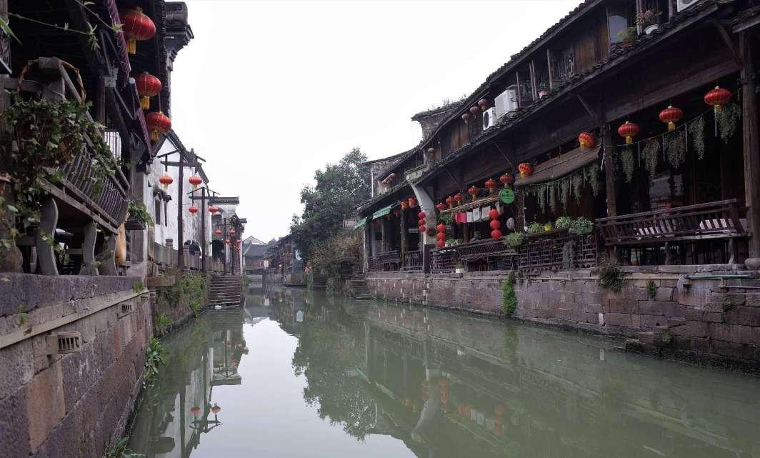 逃出美丽度假胜地